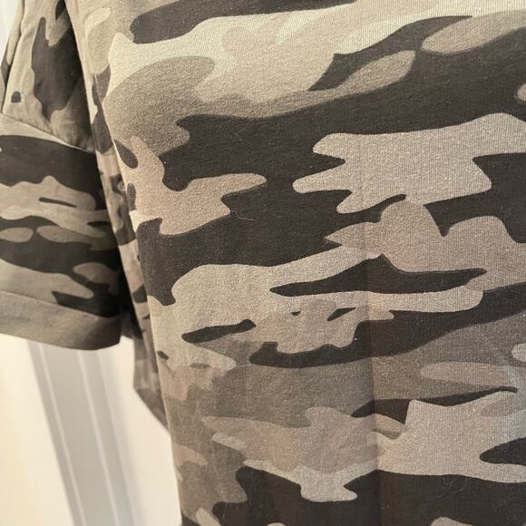 The Sweatshirt pullover siz 2X camouflage relaxed fit slight flared himline S/L - Picture 13 of 16